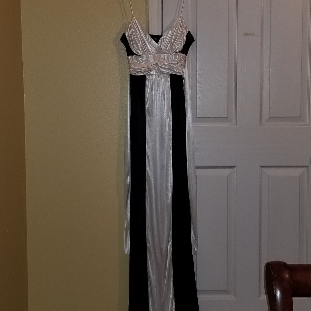 Black/White Dress
